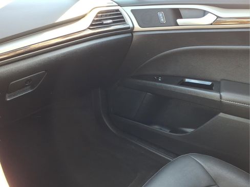 Used 2013 Ford Fusion Energi SE image 22