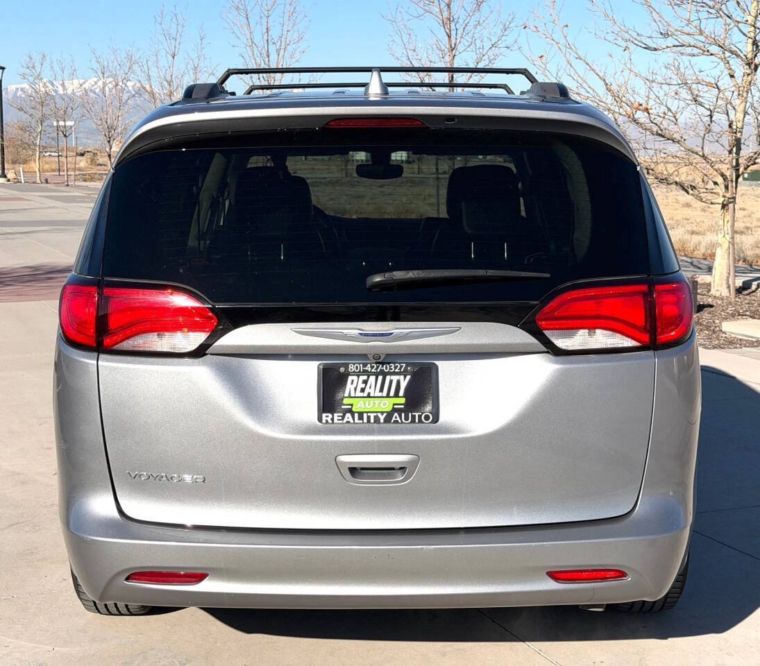 Used 2020 Chrysler Voyager Lxi FWD image 7