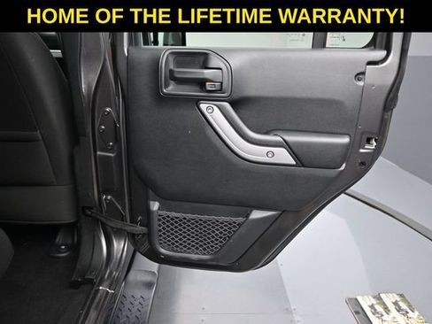 Used 2017 Jeep Wrangler Unlimited Sahara w/ Max Tow Package AWD/4WD image 37