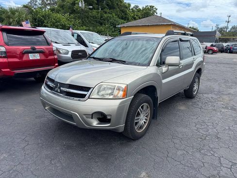 Used 2008 Mitsubishi Endeavor SE FWD image 4