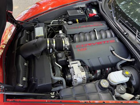 Used 2006 Chevrolet Corvette Coupe w/ Preferred Equipment Group RWD image 68