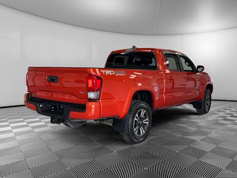 Used 2017 Toyota Tacoma TRD Sport image 8