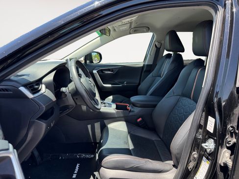 Used 2024 Toyota RAV4 Adventure image 9