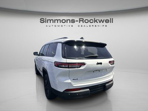 Used 2024 Jeep Grand Cherokee L Laredo AWD/4WD image 2