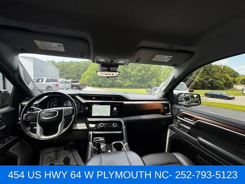 Used 2023 GMC Sierra 1500 Denali w/ Technology Package AWD/4WD image 10