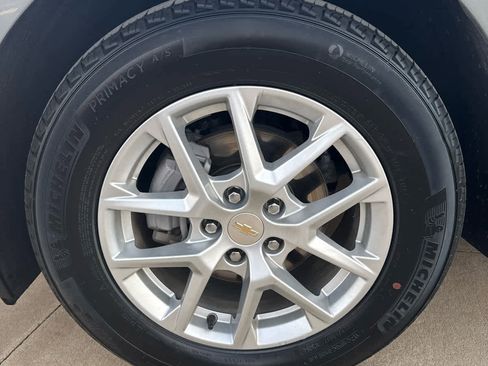 Used 2024 Chevrolet Equinox LT image 11