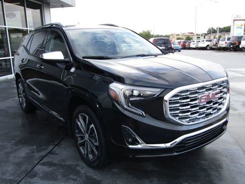 Used 2018 GMC Terrain Denali w/ Comfort Package image 8