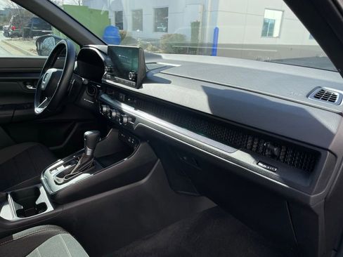 Certified 2025 Honda CR-V Sport image 34