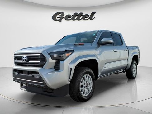 Used 2025 Toyota Tacoma SR5 AWD/4WD image 1