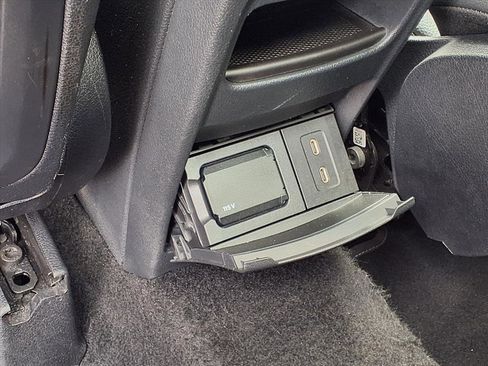 Used 2024 Mercedes-Benz GLB 250 4MATIC image 19