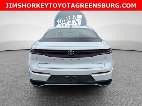 Used 2024 Toyota Crown Platinum image 5