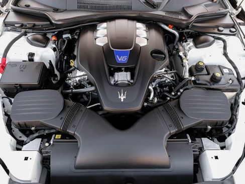 Used 2023 Maserati Ghibli Modena image 46