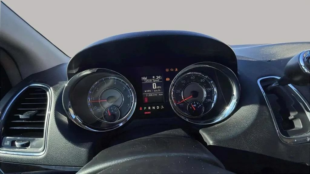 Used 2014 Chrysler Town & Country Touring FWD image 13