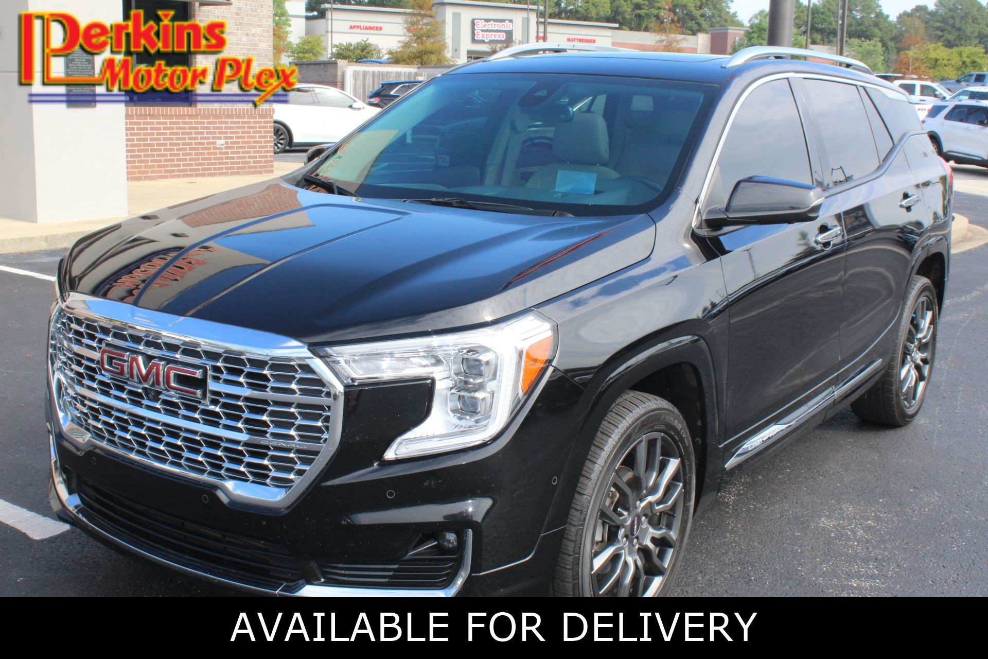 Used 2023 GMC Terrain Denali w/ Black Diamond Edition AWD/4WD image 1