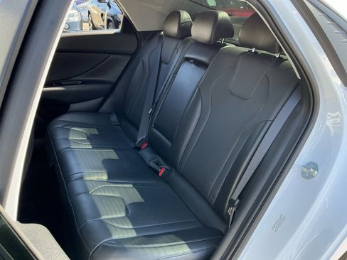 Used 2023 Hyundai Elantra Limited FWD image 19