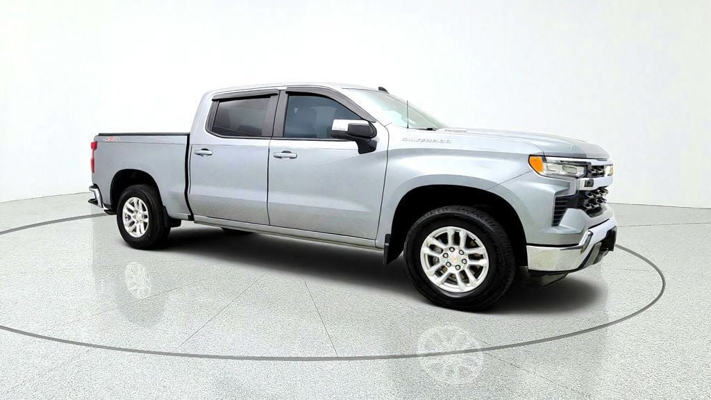 Used 2026 Chevrolet Silverado 1500 LT AWD/4WD image 3