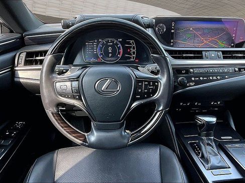 Used 2020 Lexus ES 350 w/ Premium Package FWD image 4