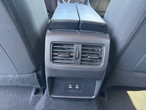 Used 2025 Nissan Rogue SV FWD image 24