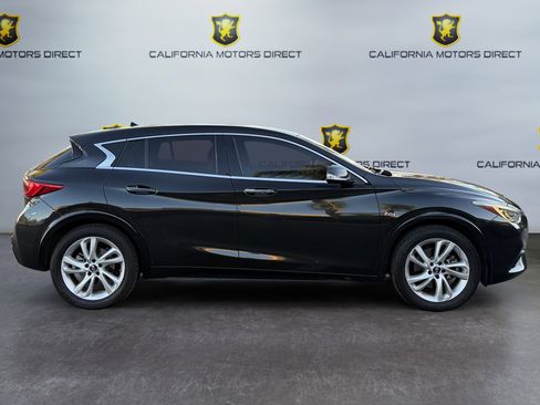 Used 2019 INFINITI QX30 image 6