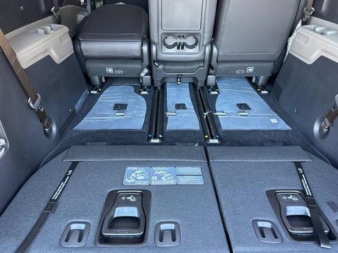 New 2026 Kia Carnival EX FWD image 15