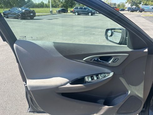 Used 2018 Chevrolet Malibu LS image 10