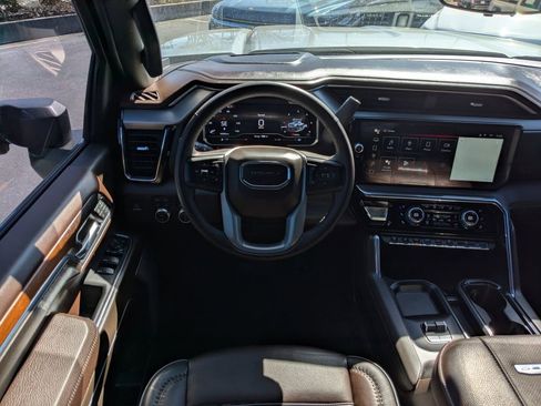 Used 2024 GMC Sierra 2500 Denali w/ Technology Package image 17