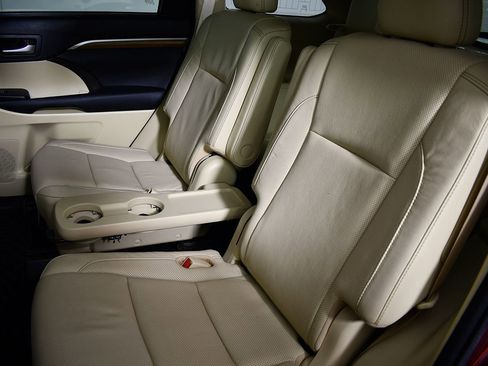 Used 2017 Toyota Highlander Limited image 52