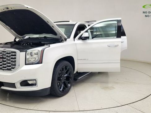 Used 2019 GMC Yukon Denali w/ Denali Ultimate Package AWD/4WD image 38