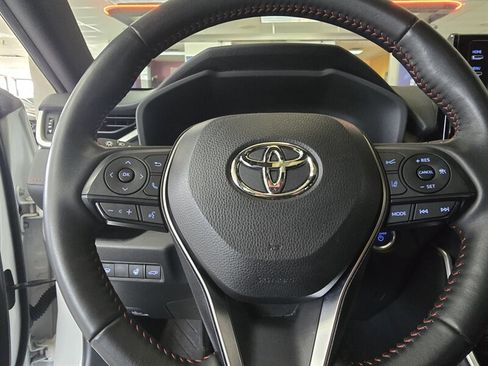 Used 2021 Toyota RAV4 SE w/ Weather & Moonroof Package AWD/4WD image 23