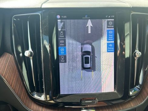 Certified 2023 Volvo XC60 B5 Plus AWD/4WD image 25