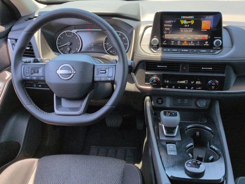 Used 2026 Nissan Rogue SV AWD/4WD image 30