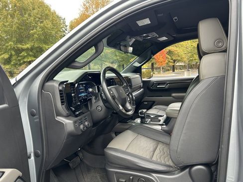 Used 2023 Chevrolet Silverado 1500 ZR2 w/ Technology Package image 47