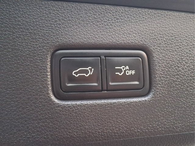 Used 2024 Kia Carnival EX FWD image 26