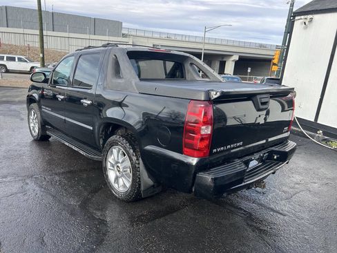 Used 2009 Chevrolet Avalanche LTZ AWD/4WD image 7