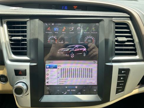 Used 2015 Toyota Highlander XLE image 27