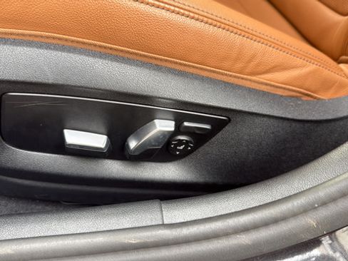 Used 2022 BMW 530i w/ Premium Package RWD image 12