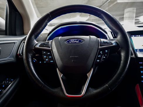 Used 2018 Ford Edge Titanium w/ Canadian Touring Package image 25