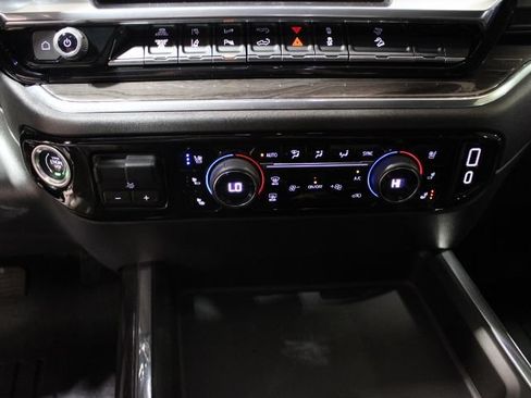 Used 2024 Chevrolet Silverado 2500 LTZ w/ LTZ Convenience Package AWD/4WD image 34