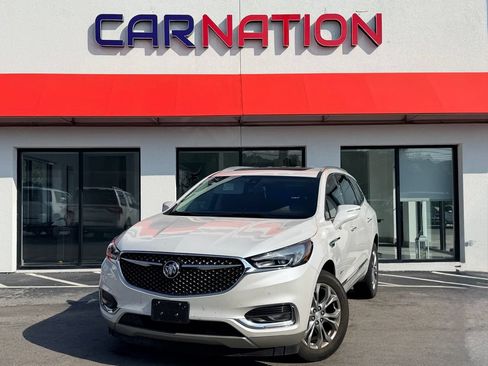 Used 2018 Buick Enclave Avenir w/ Avenir Technology Package AWD/4WD image 2