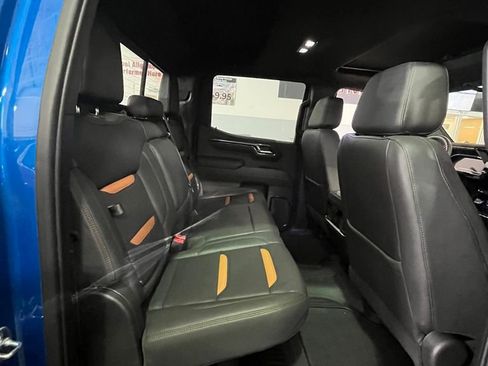 Used 2023 GMC Sierra 1500 AT4 w/ Technology Package AWD/4WD image 8