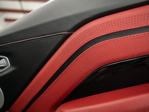 Used 2019 Aston Martin V8 Vantage Coupe RWD image 37