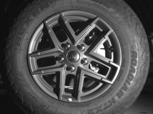 Used 2025 Jeep Wrangler Sport S image 12