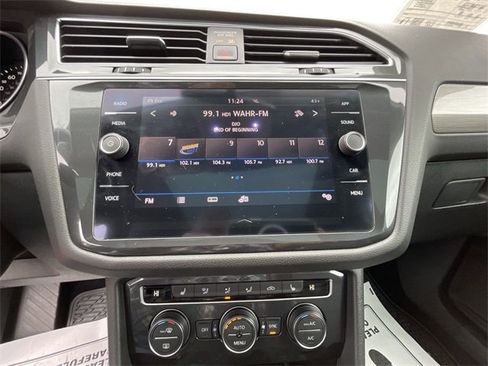 Used 2019 Volkswagen Tiguan SE image 24