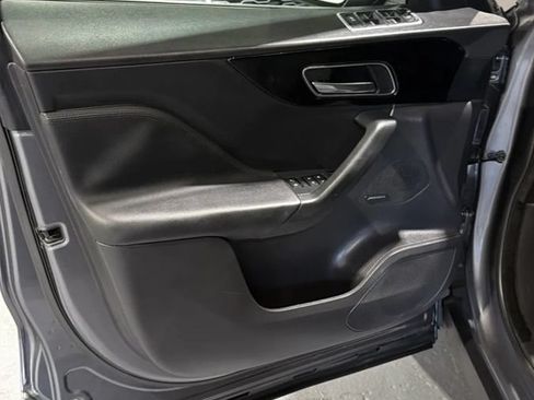 Used 2019 Jaguar F-PACE Premium AWD/4WD image 7