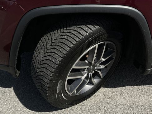 Used 2020 Jeep Grand Cherokee Limited AWD/4WD image 13