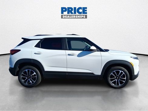 Used 2025 Chevrolet TrailBlazer LT AWD/4WD image 5