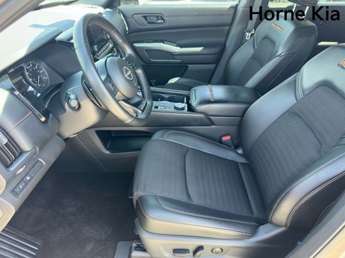 Used 2024 Nissan Pathfinder Rock Creek AWD/4WD image 9