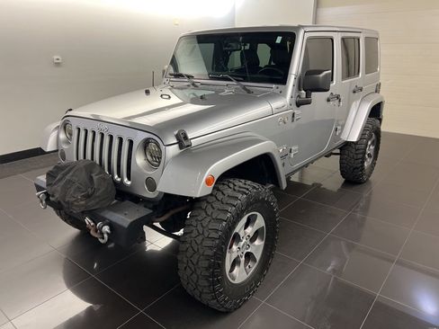 Used 2016 Jeep Wrangler Unlimited Sahara w/ Dual Top Group image 3