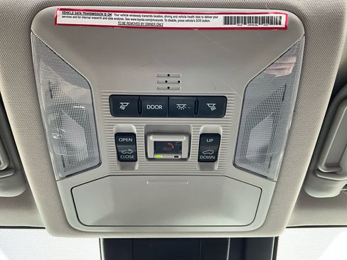 Used 2021 Toyota RAV4 XLE Premium image 22