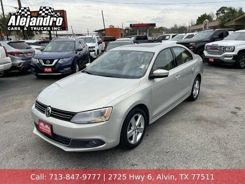 Used 2012 Volkswagen Jetta TDI image 1
